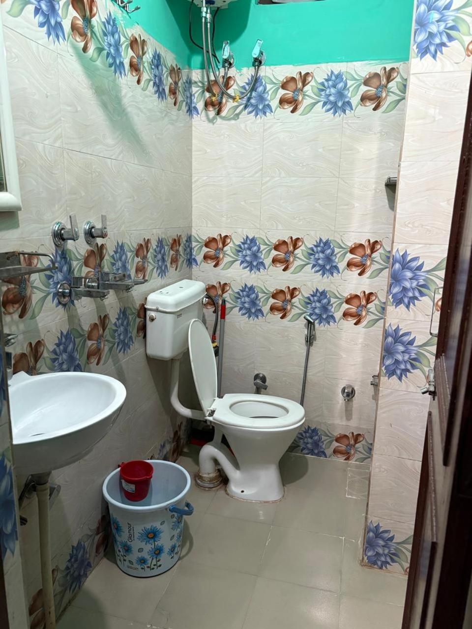 רישיקש Manik Guest House מראה חיצוני תמונה